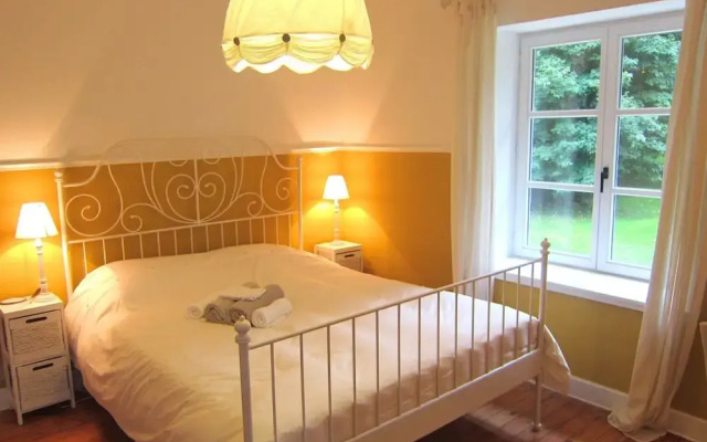 Delightful Castle in Bastogne With Bubble Bath