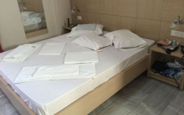 Happyland Hotel Apartments