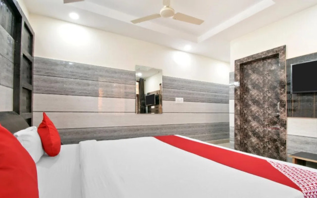 Oyo 24887 New Suhani