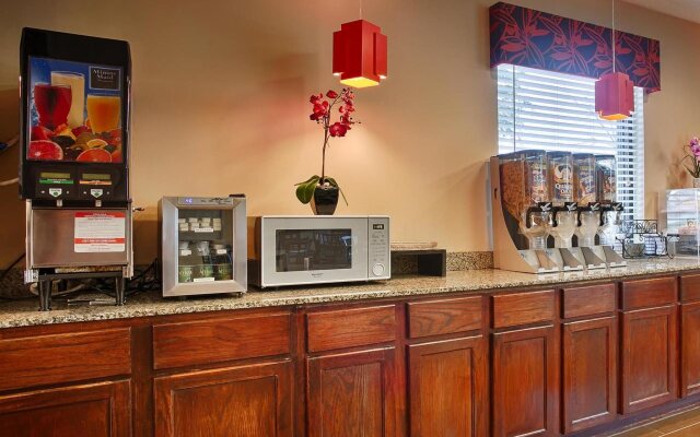 Days Inn by Wyndham Round Rock