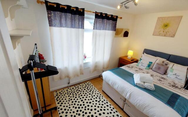 Alexandra Villa- Perfect For Longer Stays!!