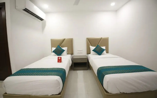 OYO 11411 D Suites