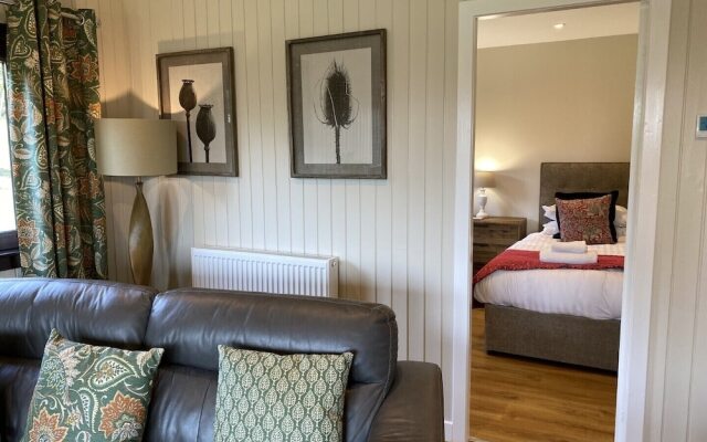 Birch Lodge 21 With Hot Tub, Newton Stewart