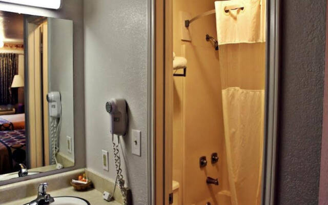 Super 8 by Wyndham Fredericksburg