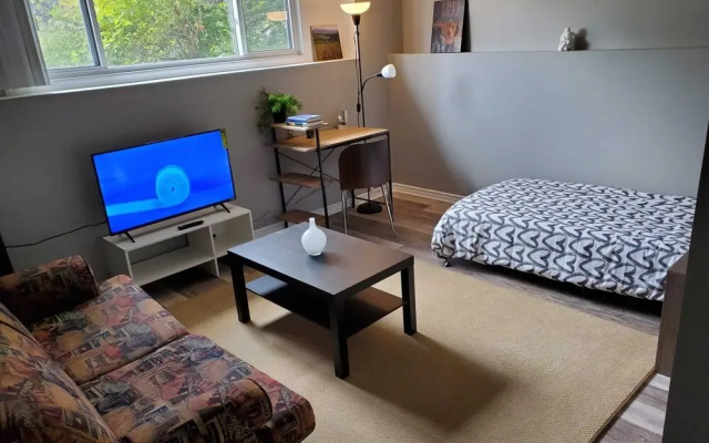 Colline-Single Room- Self Check-In
