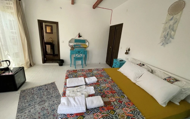 Nadide Duru Alacati
