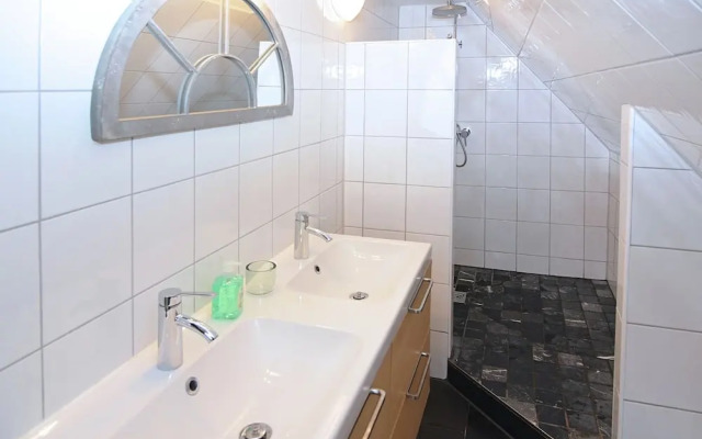 Quaint Holiday Home near Ski Area in Neuastenberg