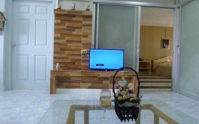 OYO 75486 Anna Residence Jomtien