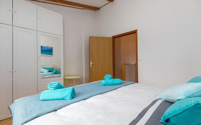Nice Home in Porec With Wifi, Outdoor Swimming Pool and 2 Bedrooms - Hotel in Porec - Photo 2