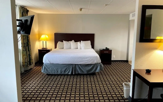 Days Inn by Wyndham Fort Wright Cincinnati Area