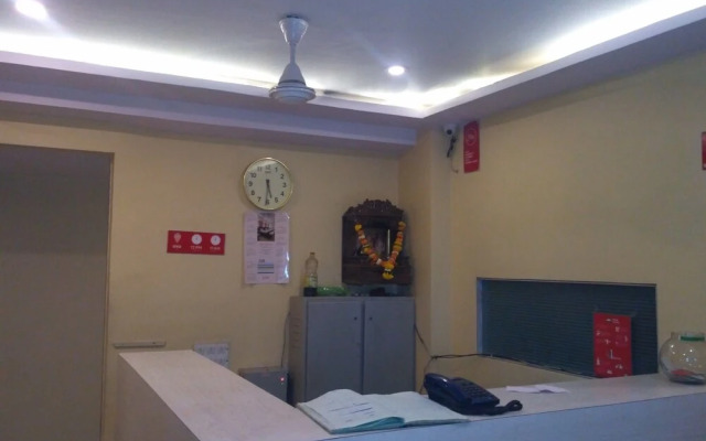 Hotel Vashi Inn