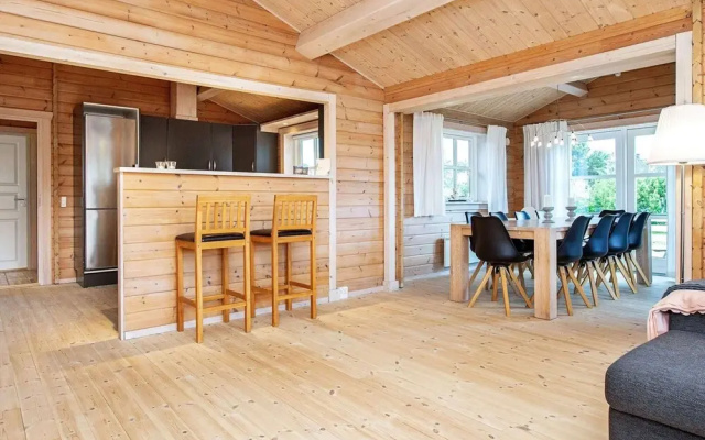 10 Person Holiday Home in Vaeggerlose