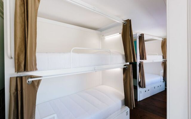 Lisbon South Hostel
