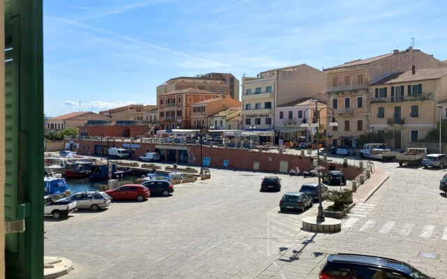 Molo Blu Apartment in La Maddalena
