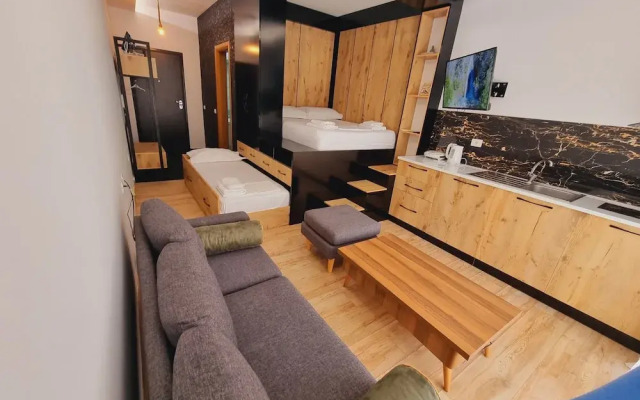 Teo's Deluxe Studios