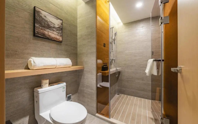 Atour Hotel Chongqing West Railway Station