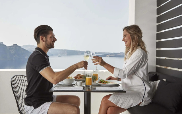 Mr and Mrs White Oia – Santorini
