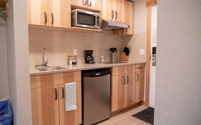 Tunnel Mountain Resort