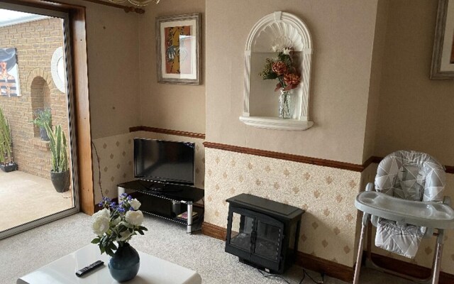 Lovely 5-bed House in Maidstone