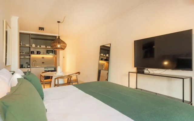 Incredible Studio Luxe Tower D902