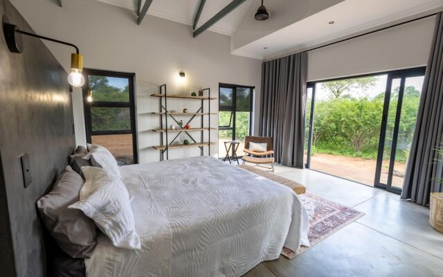 Villa Thornybush Light and Elegantly Designed Villa