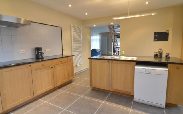 Luxurious Holiday Home in Glabbeek with Garden