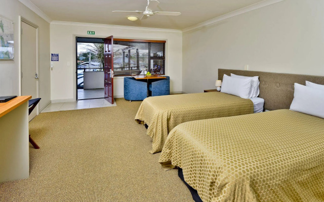 Whangaparaoa Lodge Motel