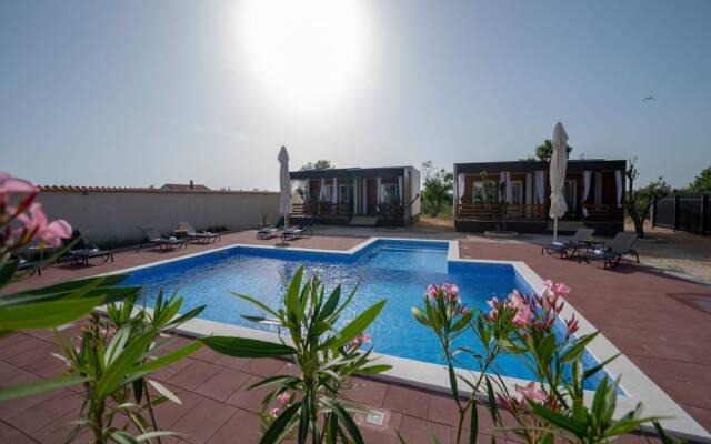 Exotic Mobile Home in Drage With Swimming Pool