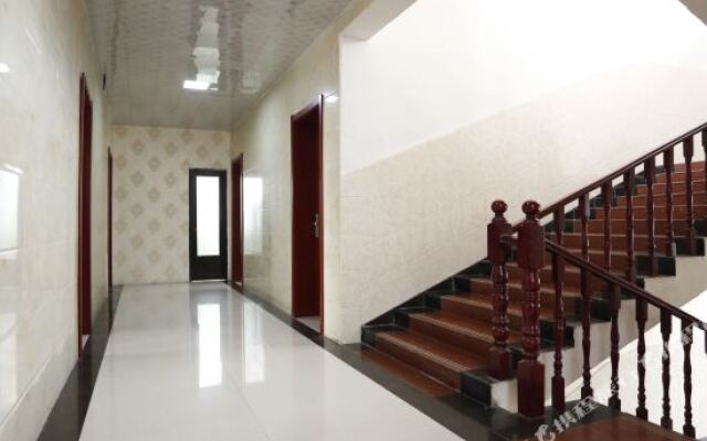 Yuntaishan Xinyuan Hotel