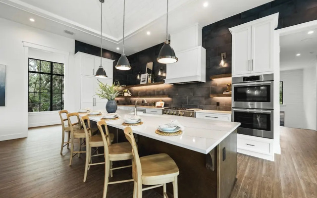 Salty Oak in Siesta Key