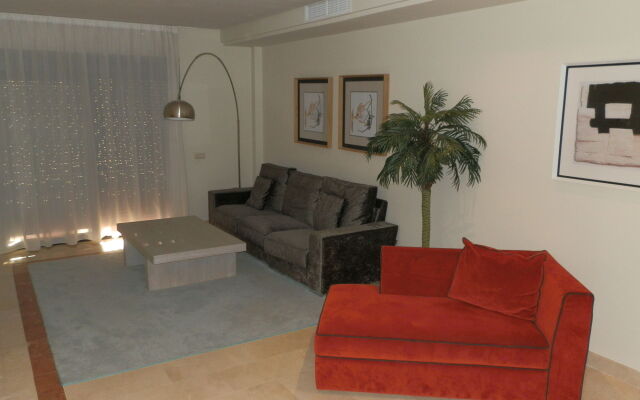 Mimosas Suites Banus