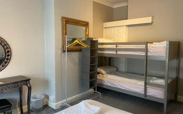Sunflower Suite under Sasco Apartments