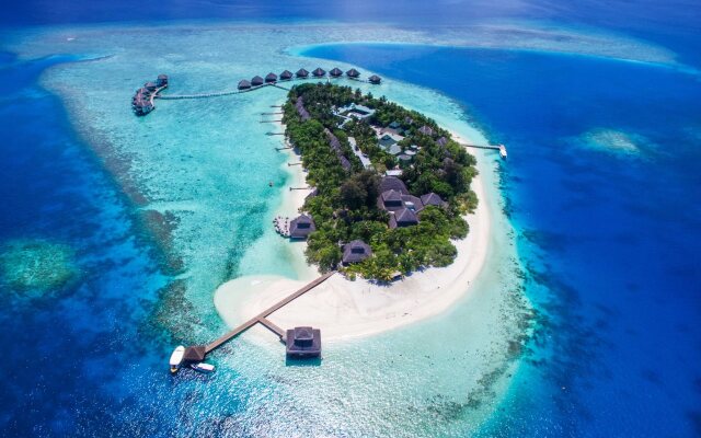 Adaaran Club Rannalhi Hotel