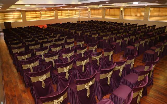 Raaj Bhaavan Clarks Inn Chennai