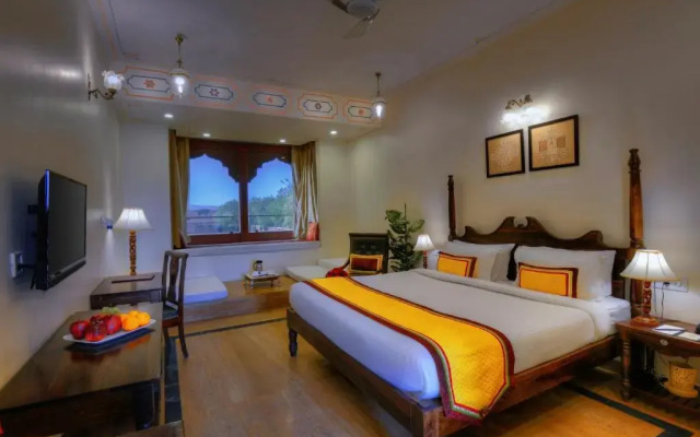 Treehouse Raj Bagh A Boutique Heritage Hotel