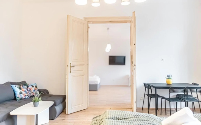 attractive 2BR Apt. Near AKH- Ideal for Longstays