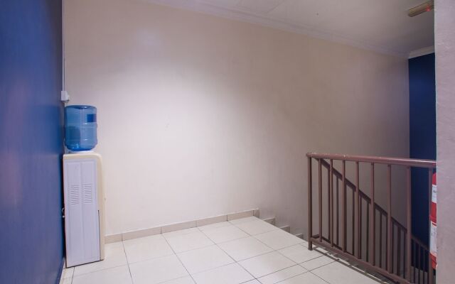 Super OYO 44097 Avatarr Hotel