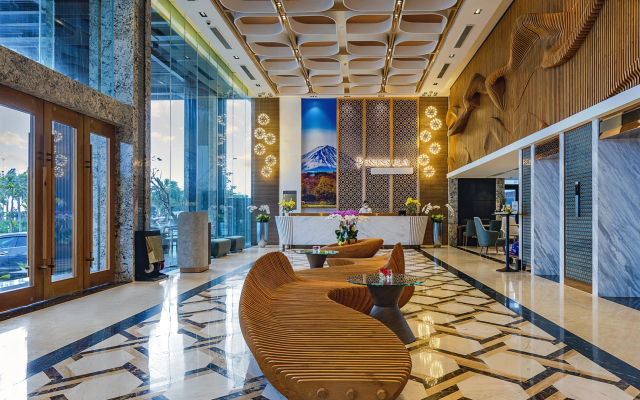 Peninsula Hotel Danang