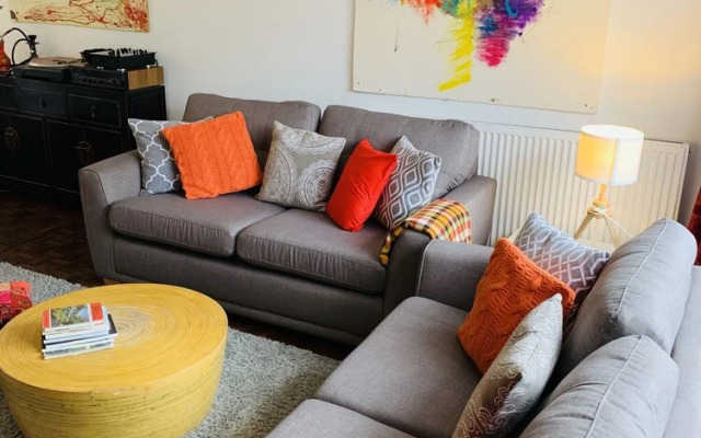 Stylish Central House Next To Warwick Castle
