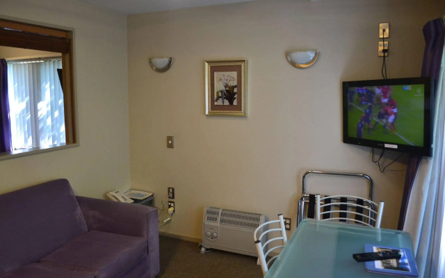Athena Motel & Apartments