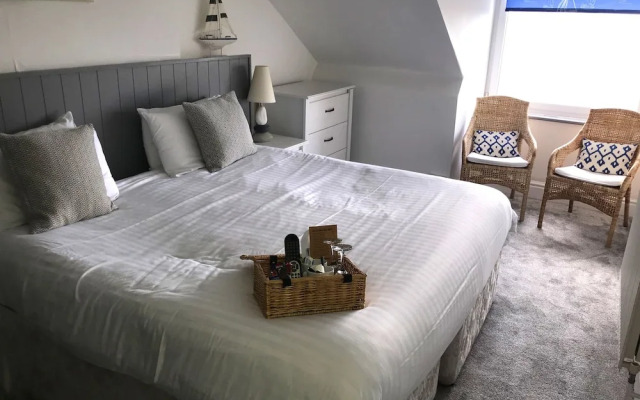 Seabreeze Restaurant with Rooms