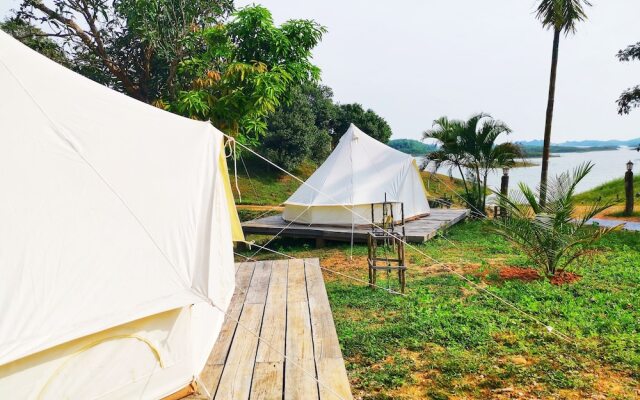 Sunset Nam Ngum tented resort