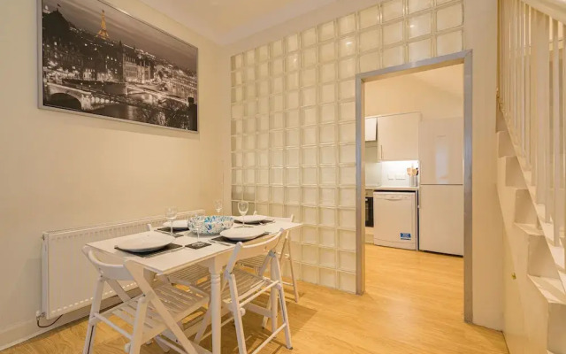 2 Bed Grassmarket Apartment