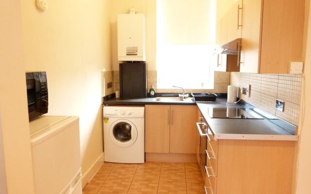 SS Property Hub - Canary Wharf Family Apartment