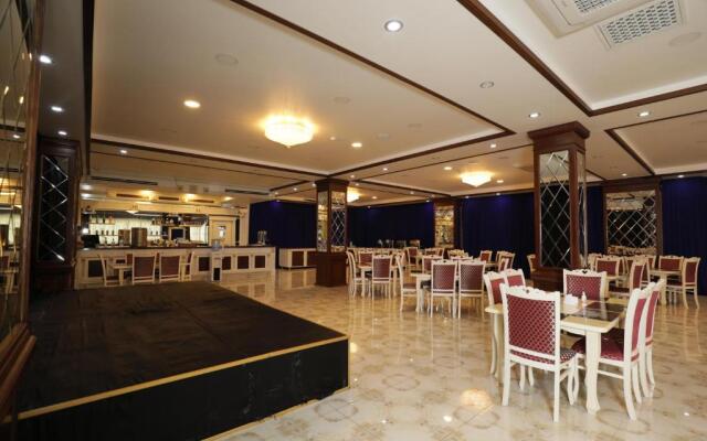 Altus Hotel Baku - Free Massage