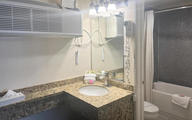 Motel 6 Oceanside, CA Marina / Camp Pendleton