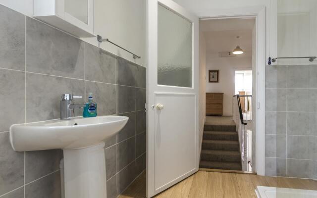 Sandy Retreat - 3 Bedroom Holiday Home - Tenby