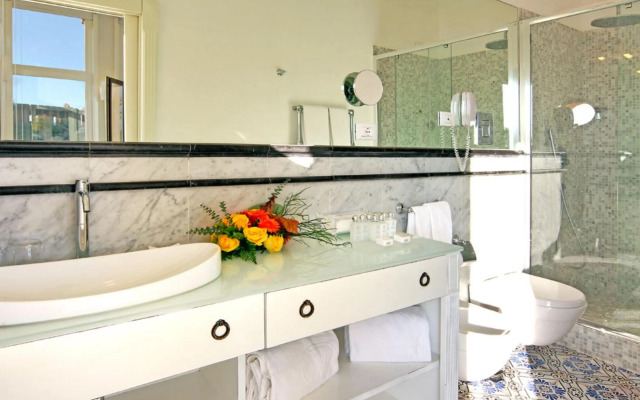 Villa Athena Resort
