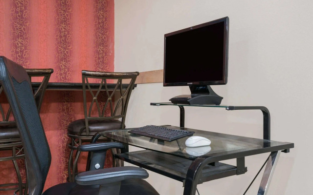 Quality Inn & Suites Mankato East