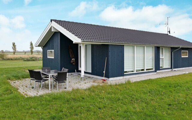 Spacious Holiday Home at Rodby With Whirlpool